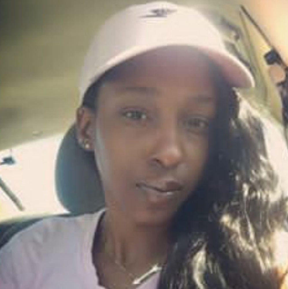 Meet your Posher, Danyelle